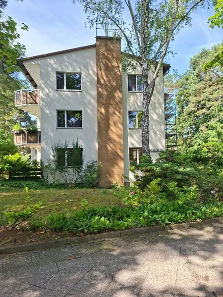 Renovierungserfahrene Mieter gesucht - 3 Zimmer mit Terrasse — photo 1